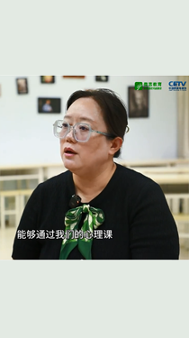 她的課堂不僅“備教材”，還要“備生活”
