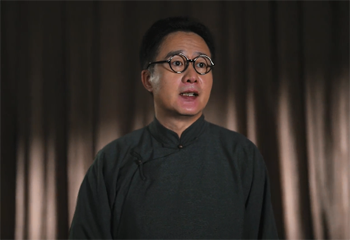 “捧著一顆心來，不帶半根草去”，把教育家陶行知的故事講給孩子聽